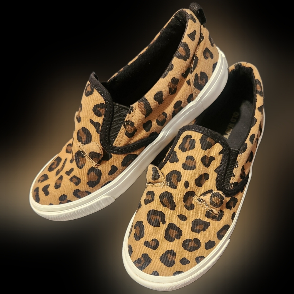 Kids shoes! Little girls size 11 Old Navy leopard slip ons